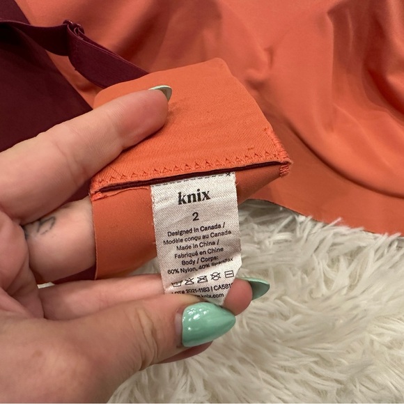 KNIX Evolution Reversible Wireless Bra Burgundy/Pink Size 2 - Picture 4 of 5